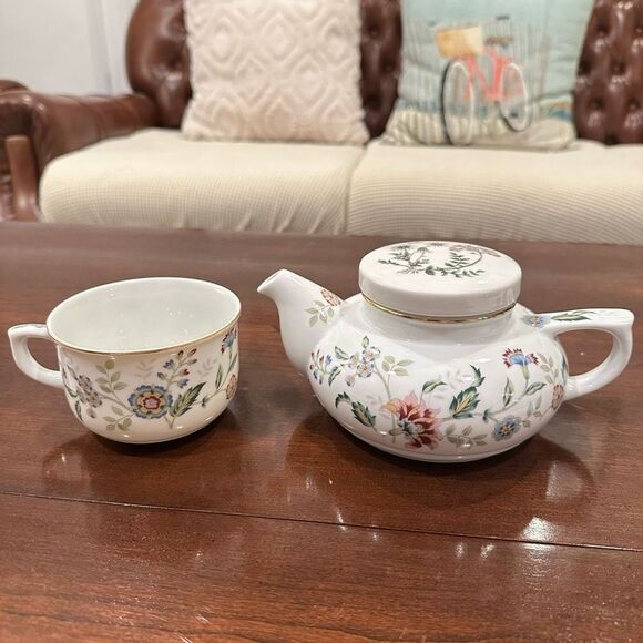 Andrea By Sadek Buckingham Floral Porcelain Teapot w/Lid‎ & 1 pc teacup Vintage - Picture 1 of 7